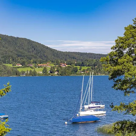 Tegernsee-blick Mit Bergblick * テガーンゼー